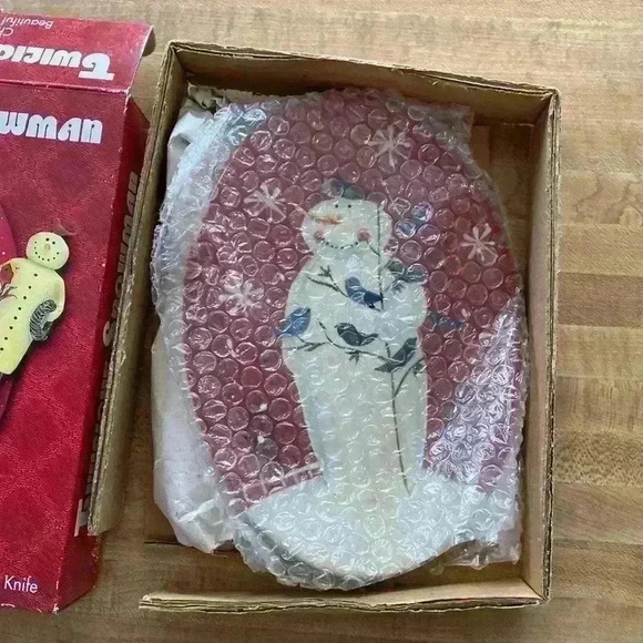 Twilight Snowman Cheese Tray & Knife - Picture 4 of 7